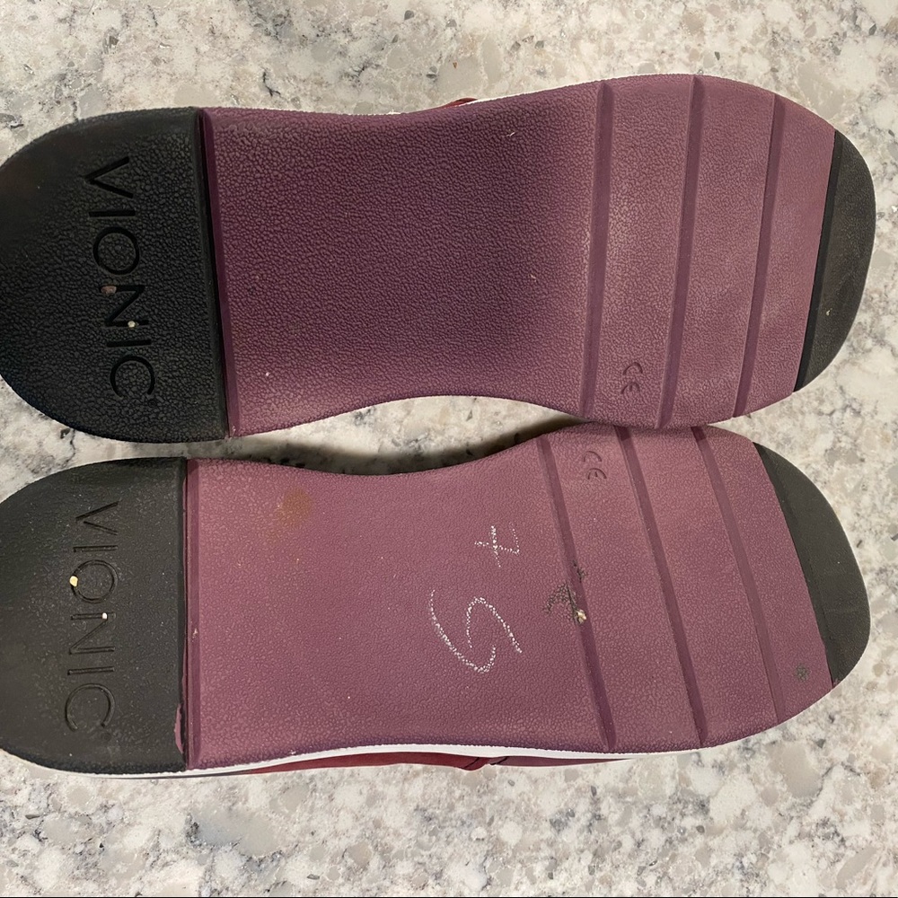 Vionic slip ons - Picture 7 of 13